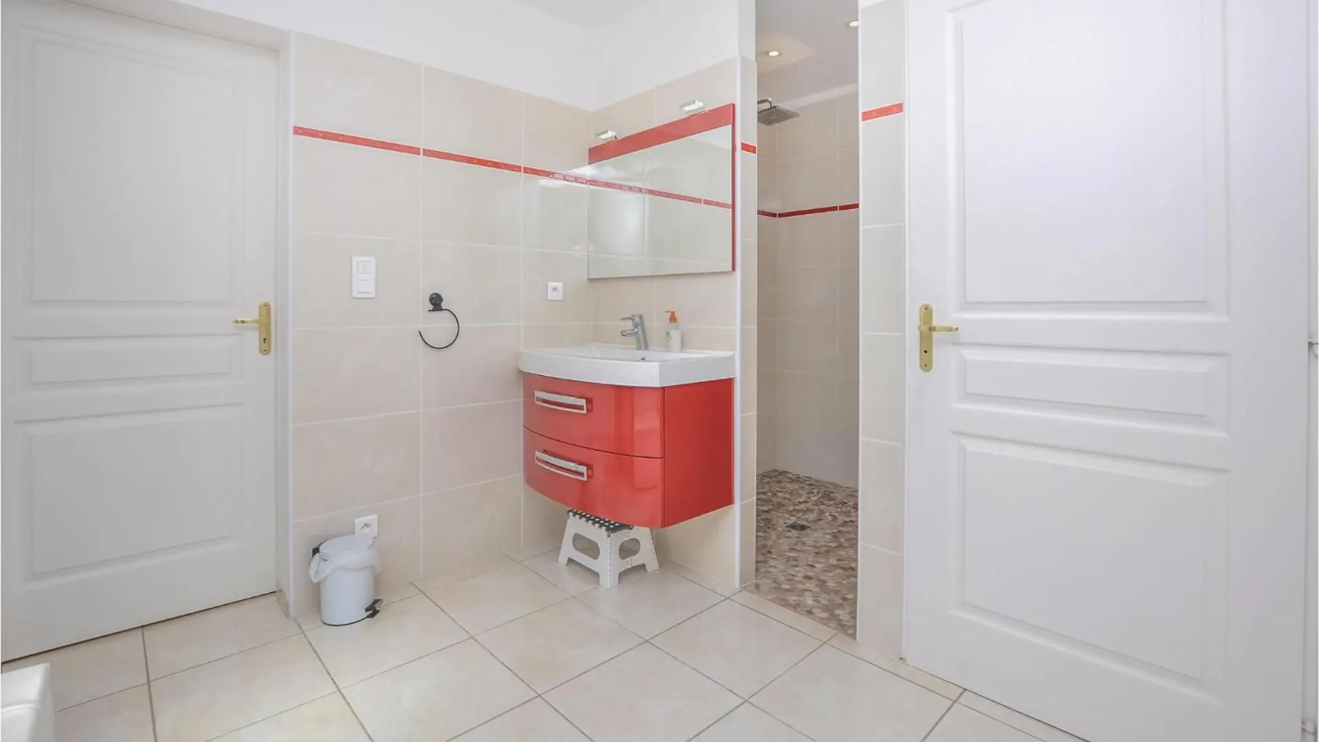 Cozy Home In Saint-Cezaire-Sur-Siag 0*, Saint-Cezaire-sur-Siagne